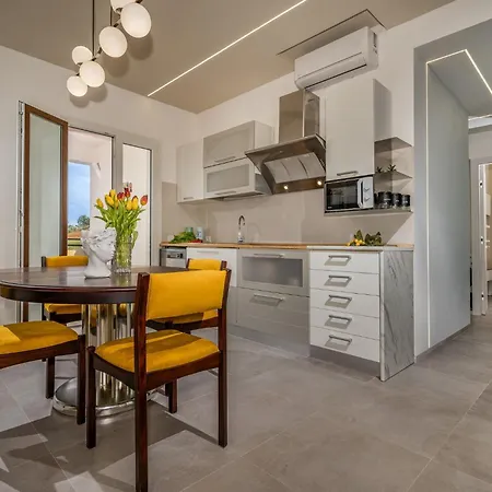 In Ionio Vista Mare Con Piscina Riscaldata E Campo Da Bocce Апартаменты Алкамо